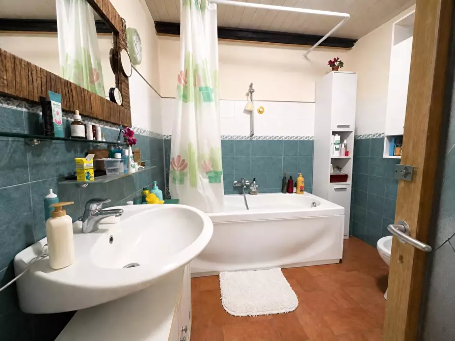 Immagine 22 di Casa semindipendente in vendita  a Fosdinovo