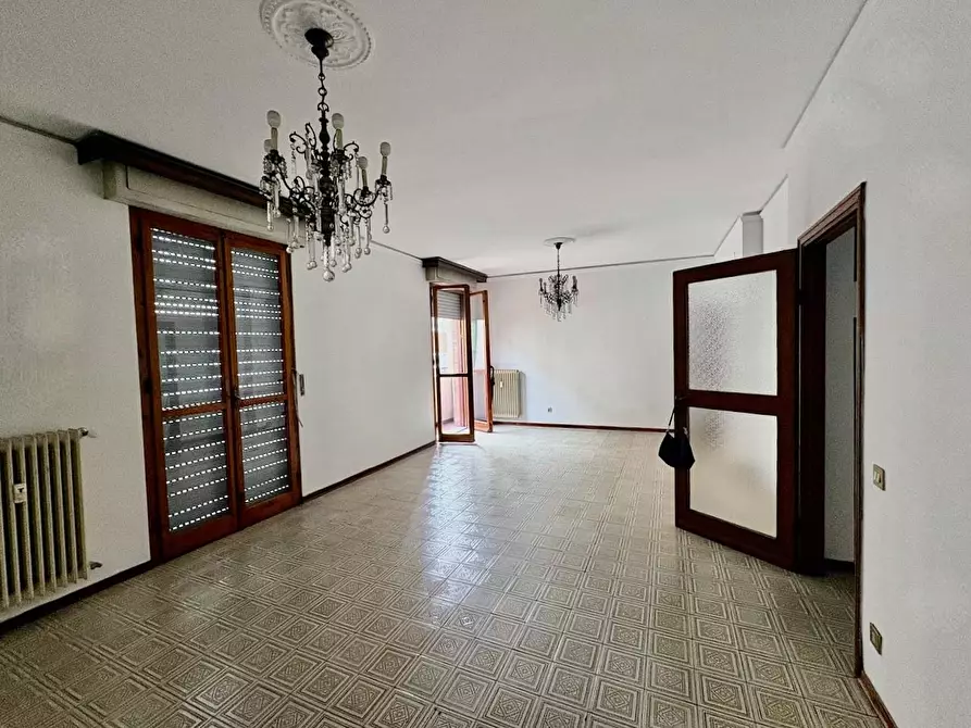 Immagine 2 di Appartamento in vendita  a Pisa