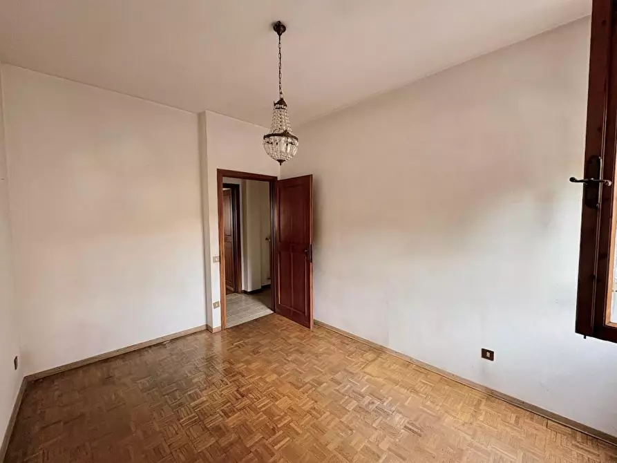 Immagine 13 di Appartamento in vendita  a Pisa