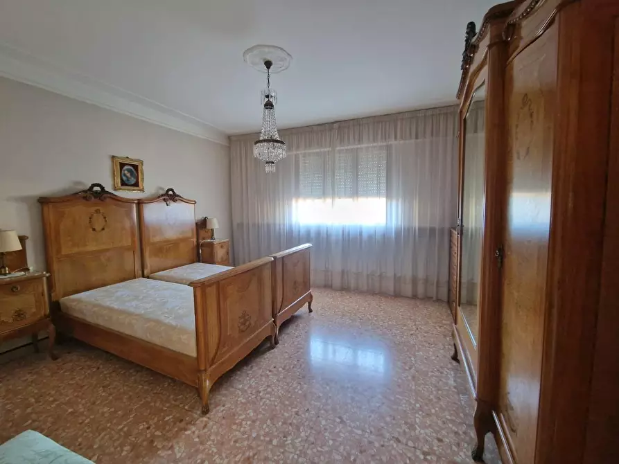 Immagine 19 di Appartamento in vendita  a Carrara