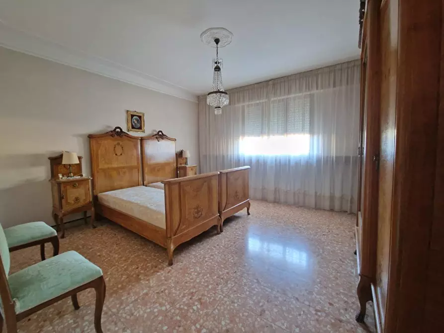 Immagine 18 di Appartamento in vendita  a Carrara