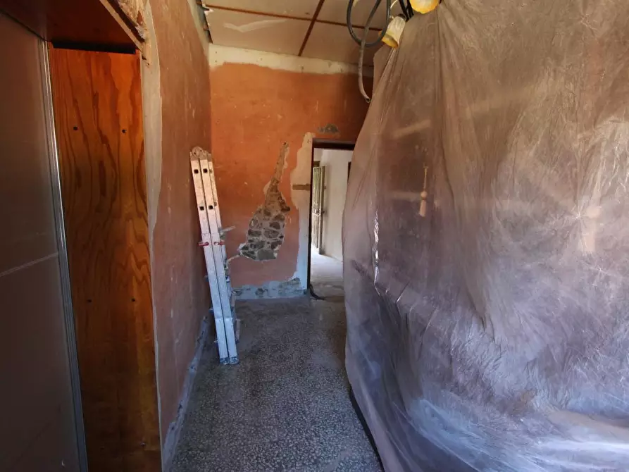 Immagine 7 di Casa indipendente in vendita  a La Spezia