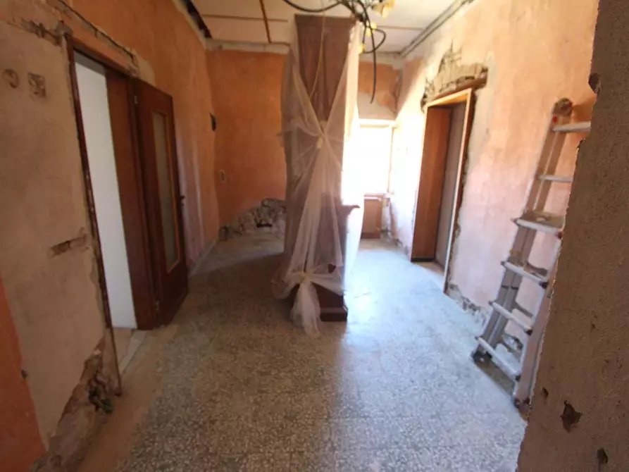 Immagine 11 di Casa indipendente in vendita  a La Spezia