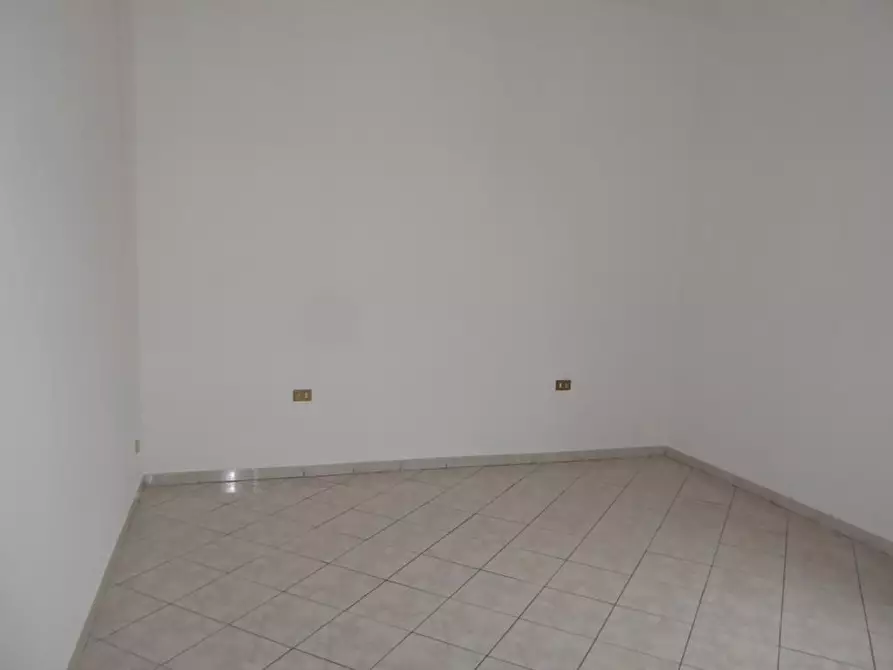 Immagine 8 di Appartamento in affitto  a Cascina