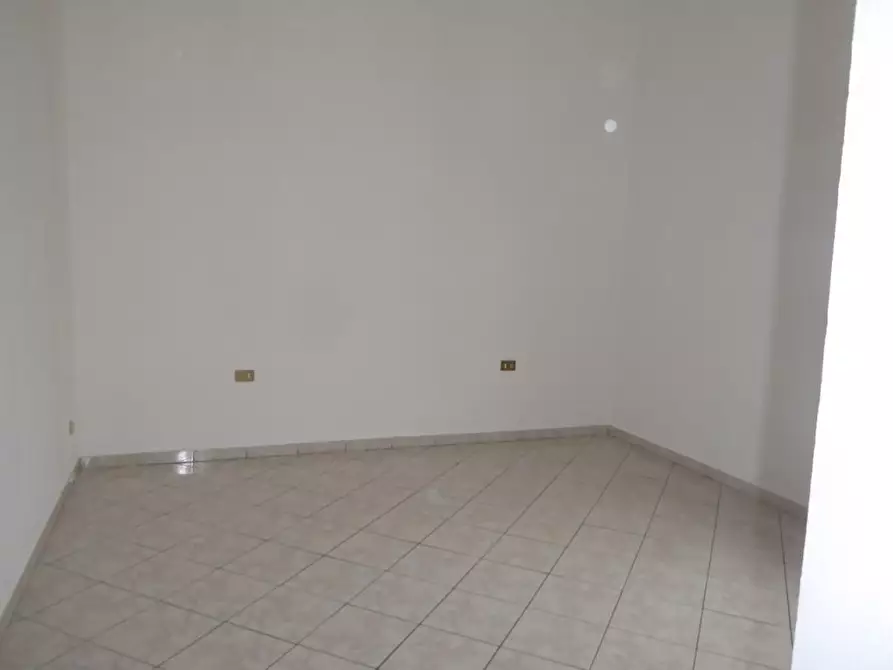 Immagine 6 di Appartamento in affitto  a Cascina