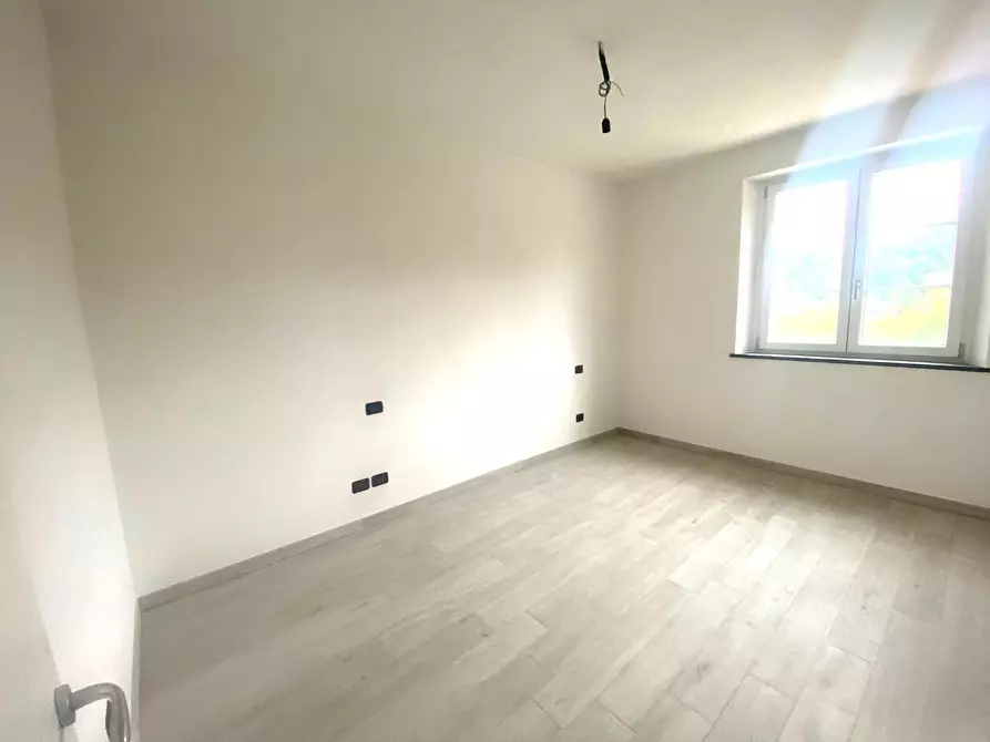 Immagine 19 di Villa in vendita  a Capannori