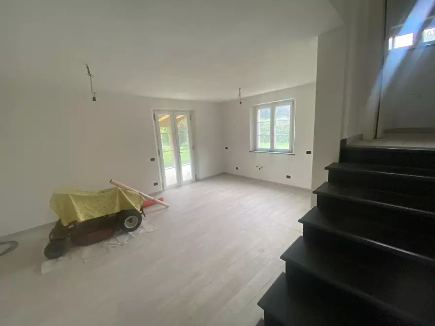 Immagine 12 di Villa in vendita  a Capannori