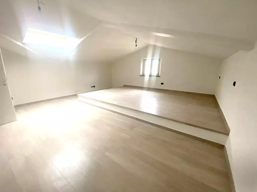 Immagine 30 di Villa in vendita  a Capannori