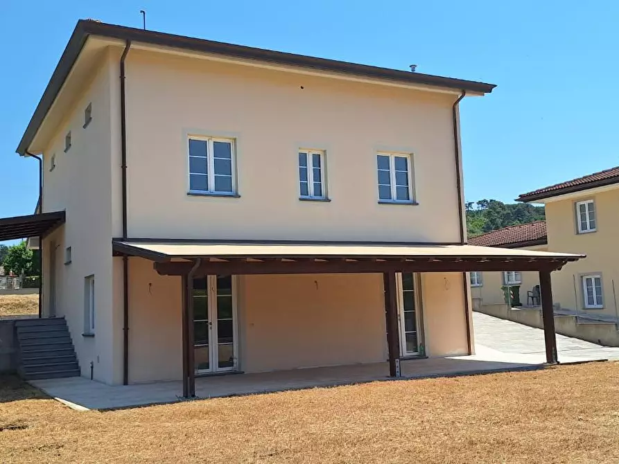 Immagine 5 di Villa in vendita  a Capannori