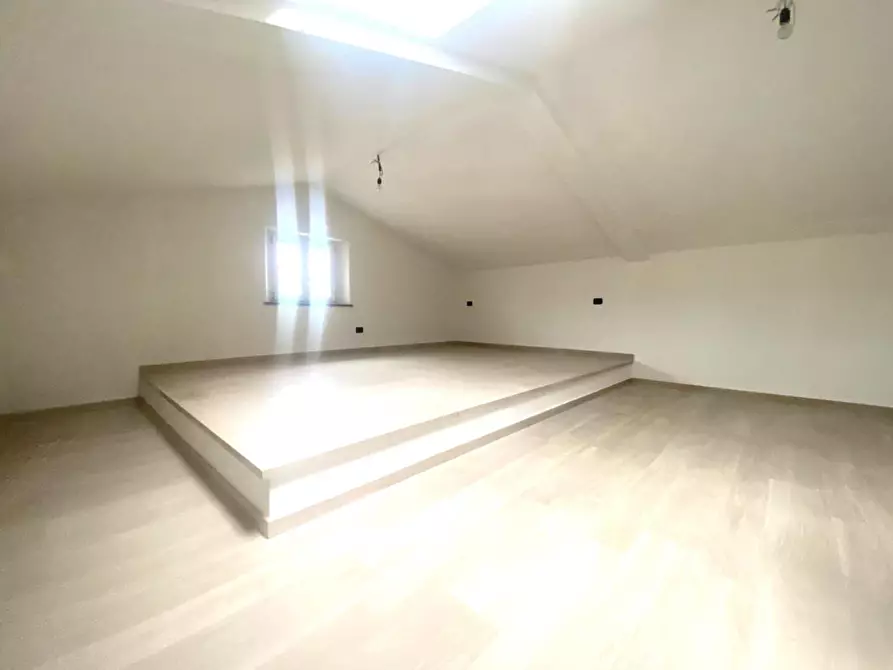 Immagine 28 di Villa in vendita  a Capannori