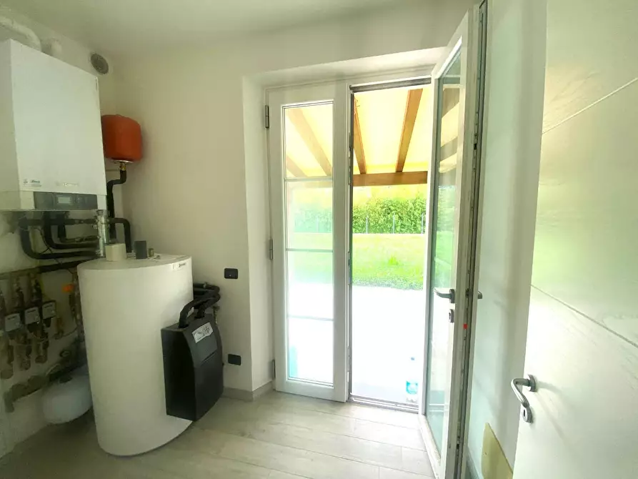 Immagine 21 di Villa in vendita  a Capannori