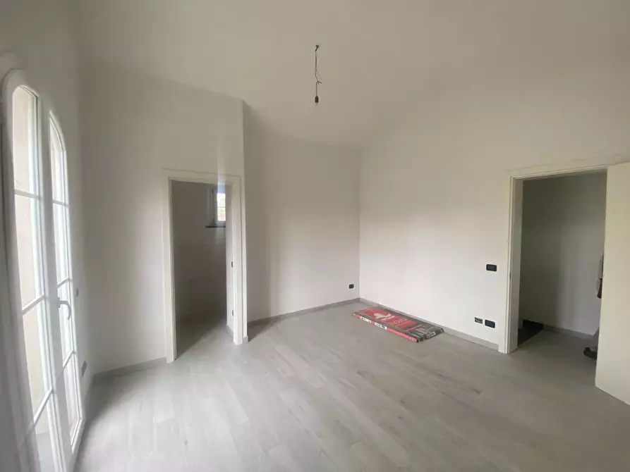 Immagine 22 di Villa in vendita  a Capannori