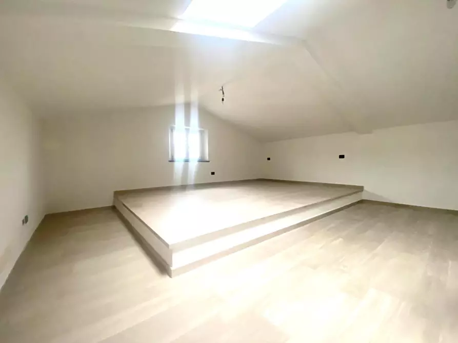 Immagine 27 di Villa in vendita  a Capannori