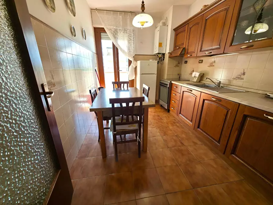 Immagine 11 di Appartamento in vendita  a Massa