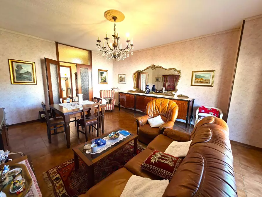 Immagine 4 di Appartamento in vendita  a Massa