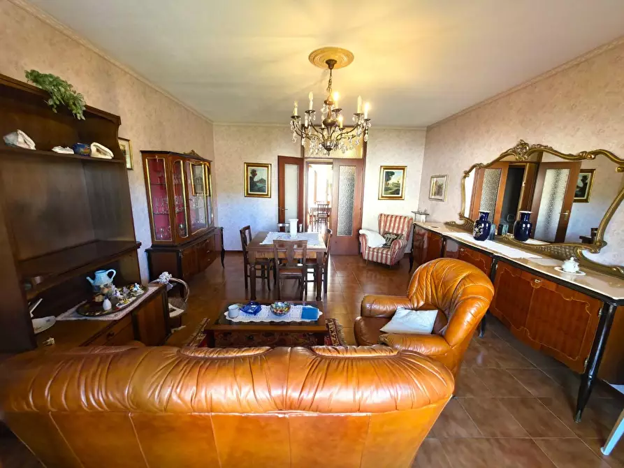 Immagine 8 di Appartamento in vendita  a Massa