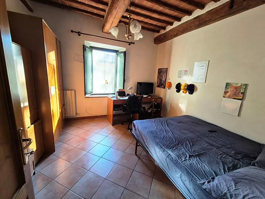 Immagine 13 di Appartamento in vendita  a Siena