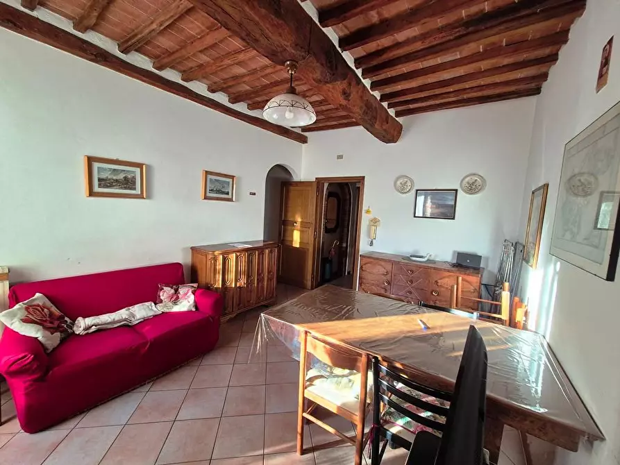 Immagine 10 di Appartamento in vendita  a Siena