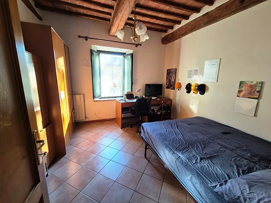 Immagine 12 di Appartamento in vendita  a Siena