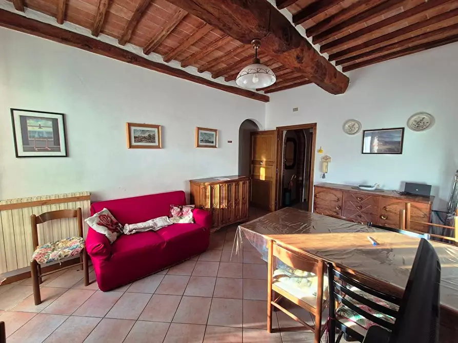 Immagine 11 di Appartamento in vendita  a Siena