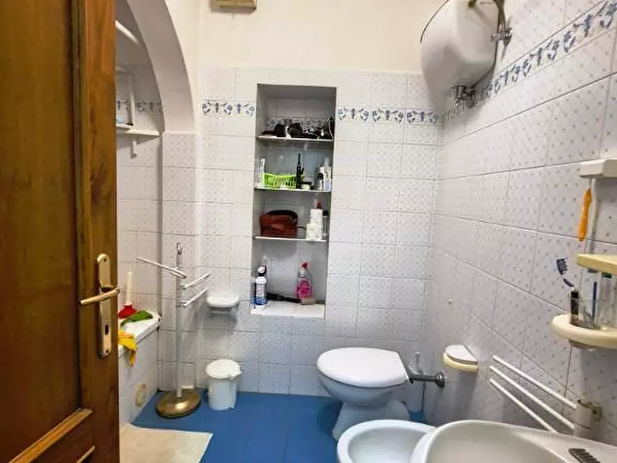 Immagine 17 di Appartamento in vendita  a Siena