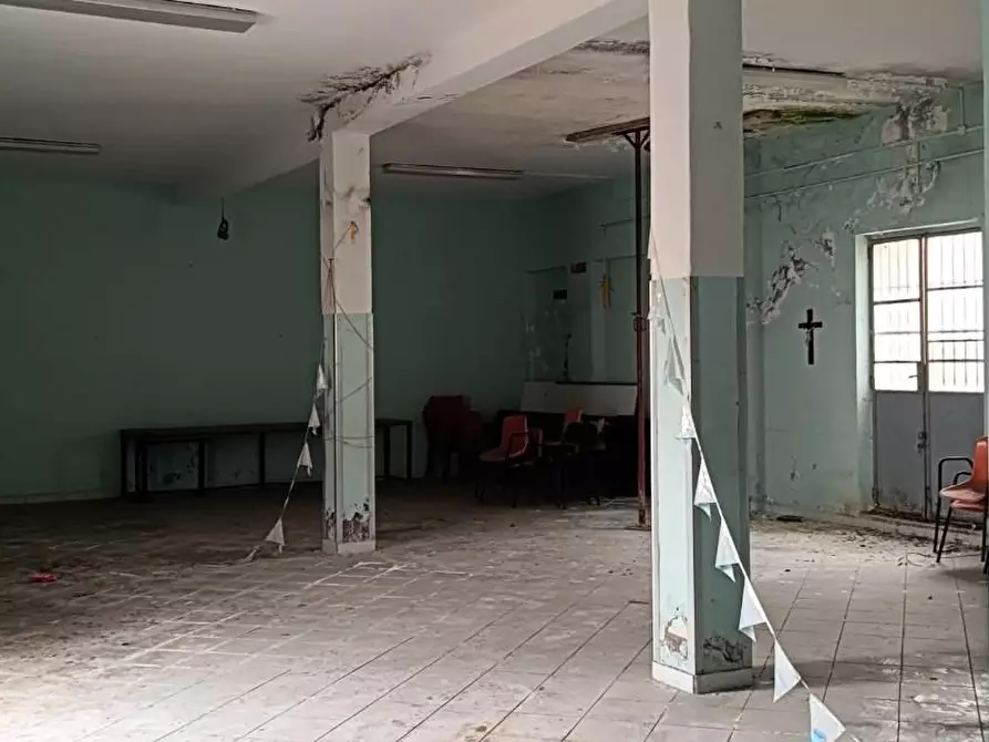 Immagine 6 di Magazzino in vendita  a Cascina