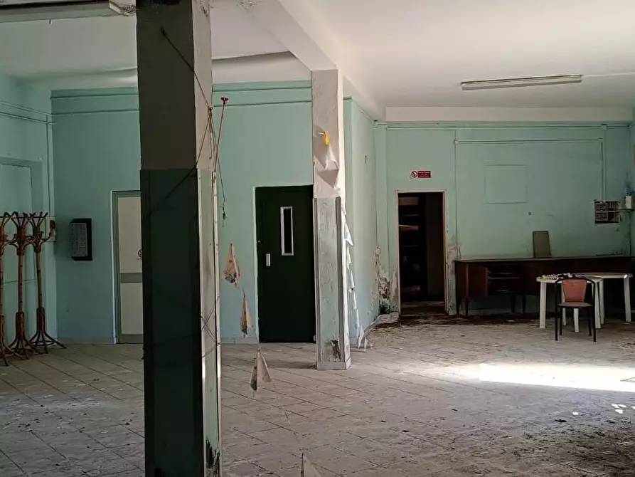 Immagine 7 di Magazzino in vendita  a Cascina