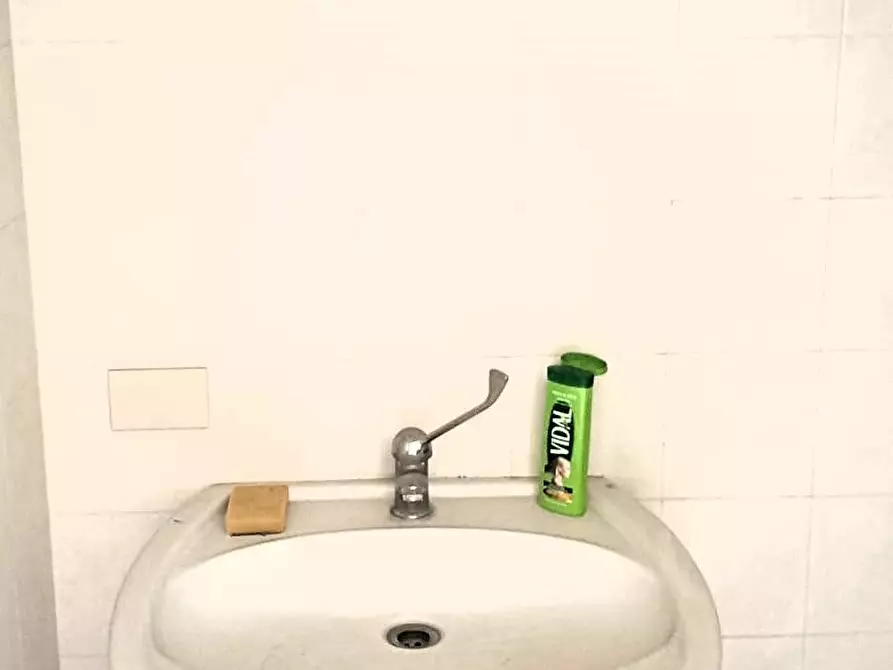 Immagine 19 di Magazzino in vendita  a Cascina