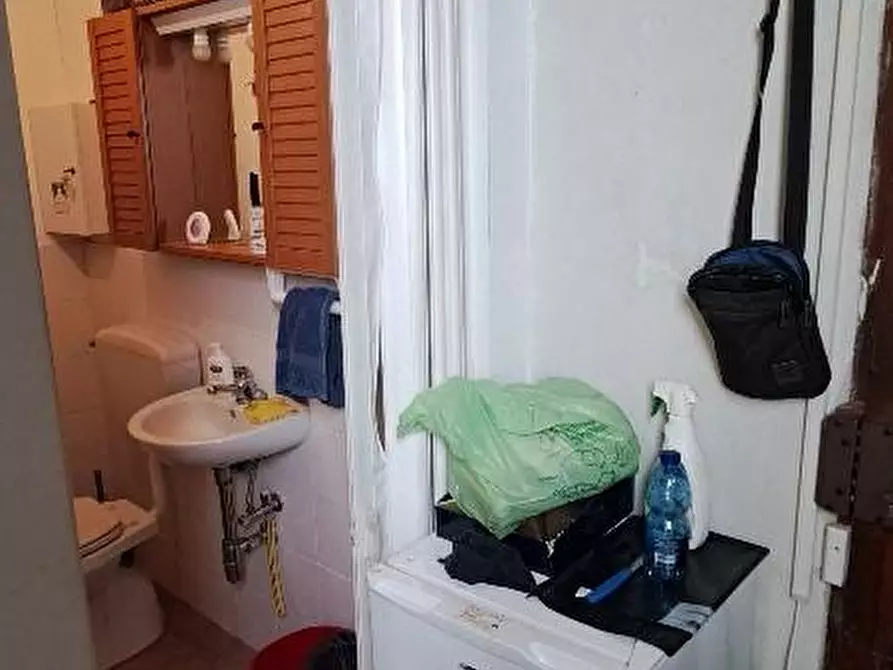 Immagine 5 di Locale commerciale in vendita  a Cascina