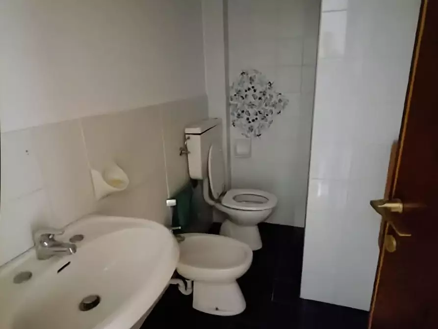 Immagine 46 di Appartamento in vendita  a Empoli