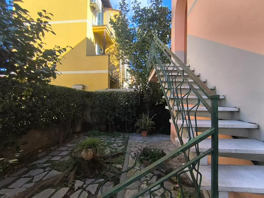 Immagine 73 di Casa bifamiliare in vendita  a Pisa