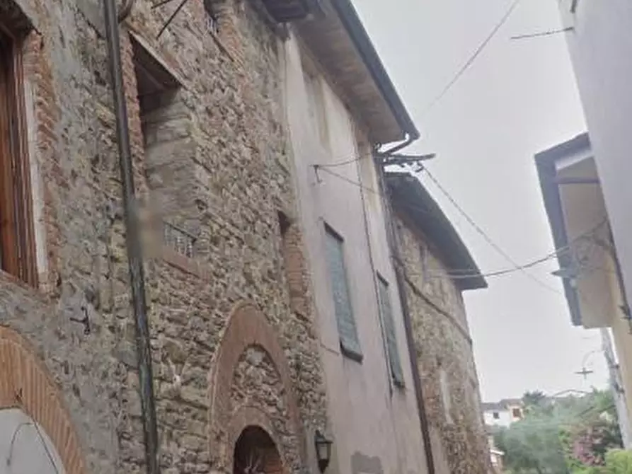 Immagine 1 di Appartamento in vendita  a Lucca