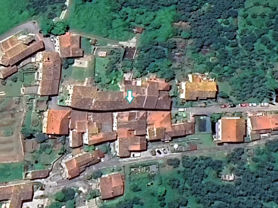 Immagine 2 di Appartamento in vendita  a Lucca