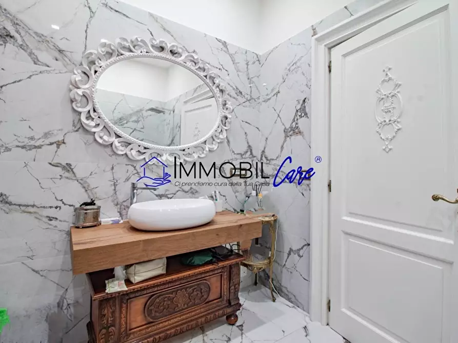 Immagine 19 di Appartamento in vendita  a Livorno