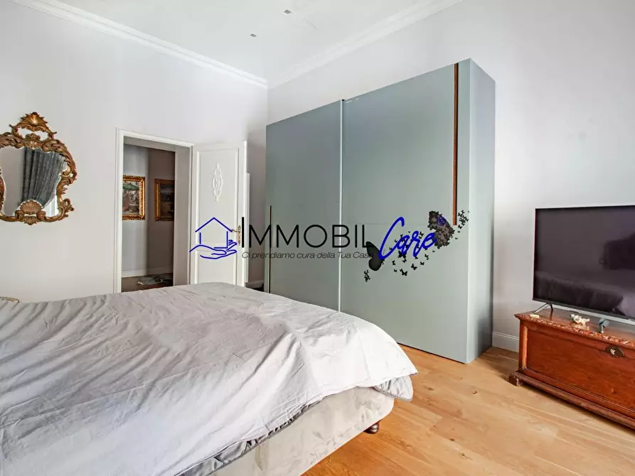 Immagine 13 di Appartamento in vendita  a Livorno