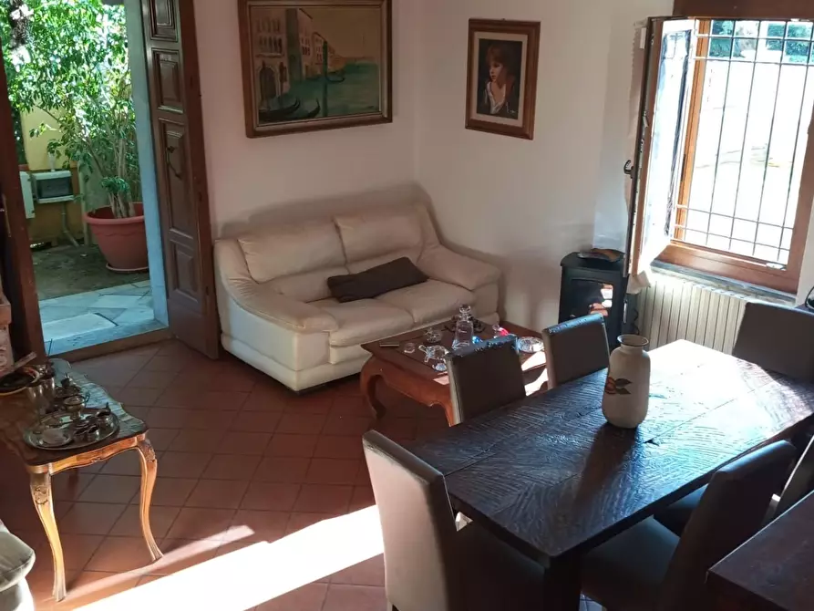 Immagine 3 di Casa semindipendente in vendita  a Montignoso