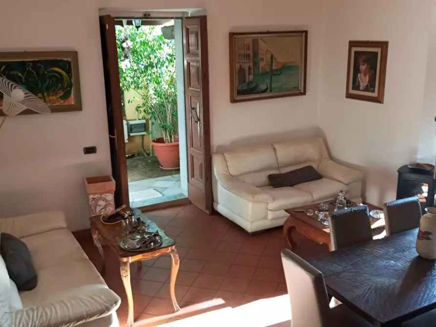 Immagine 2 di Casa semindipendente in vendita  a Montignoso