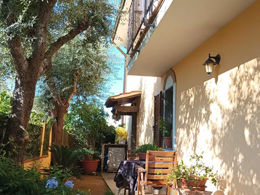 Immagine 37 di Casa semindipendente in vendita  a Montignoso