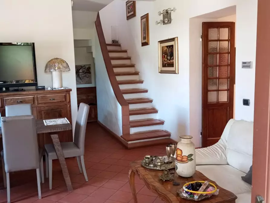 Immagine 7 di Casa semindipendente in vendita  a Montignoso