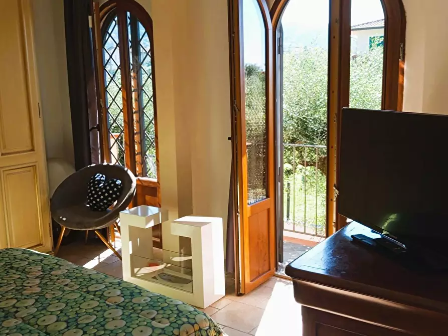 Immagine 28 di Casa semindipendente in vendita  a Montignoso