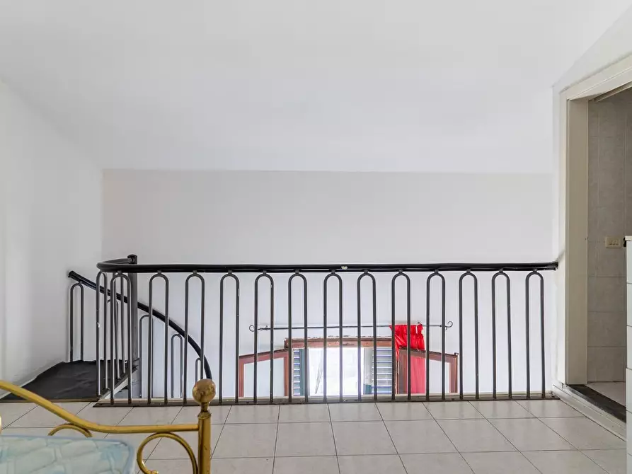 Immagine 16 di Appartamento in vendita  a Empoli