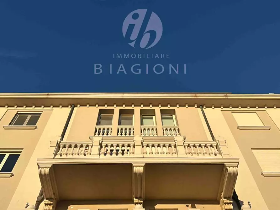 Immagine 1 di Appartamento in vendita  a Camaiore