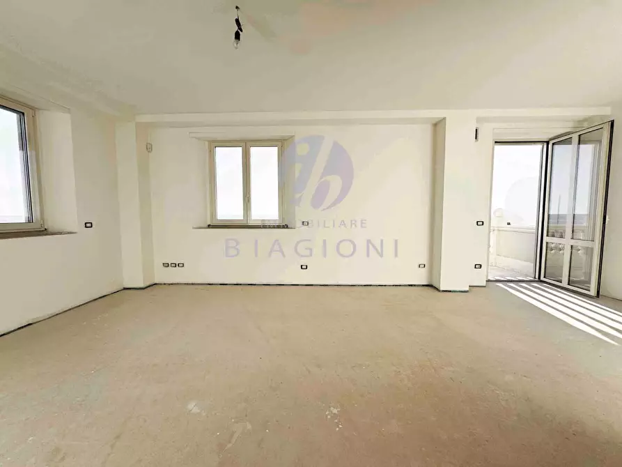 Immagine 18 di Appartamento in vendita  a Camaiore