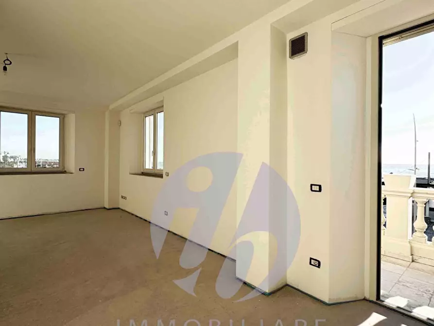 Immagine 12 di Appartamento in vendita  a Camaiore