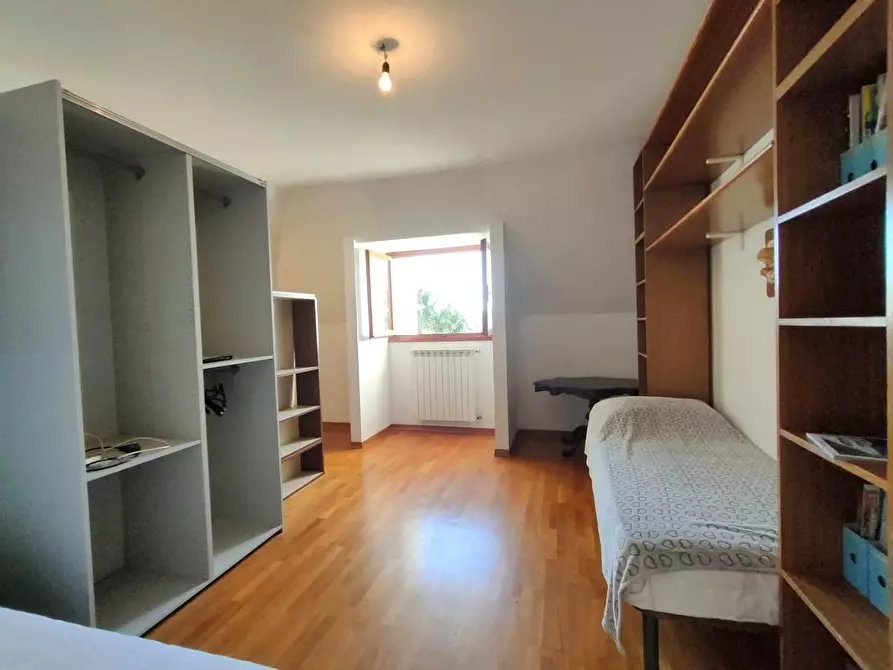 Immagine 14 di Appartamento in vendita  a Massa