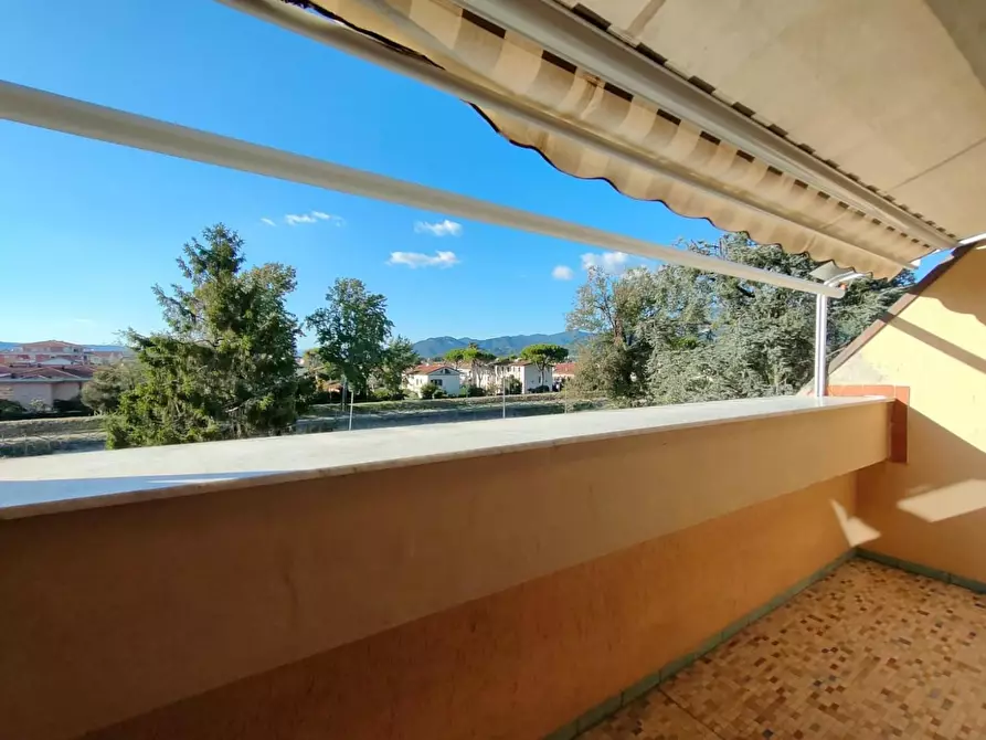 Immagine 4 di Appartamento in vendita  a Massa