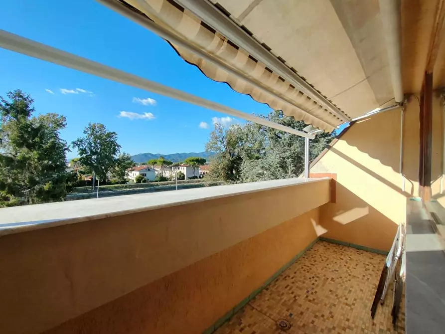 Immagine 17 di Appartamento in vendita  a Massa