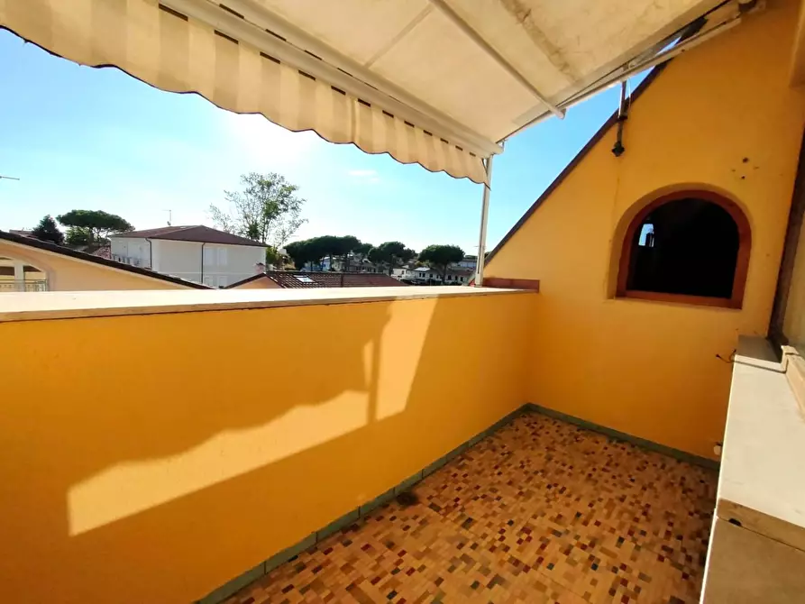 Immagine 16 di Appartamento in vendita  a Massa