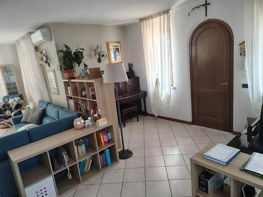 Immagine 18 di Villa in vendita  a Montignoso