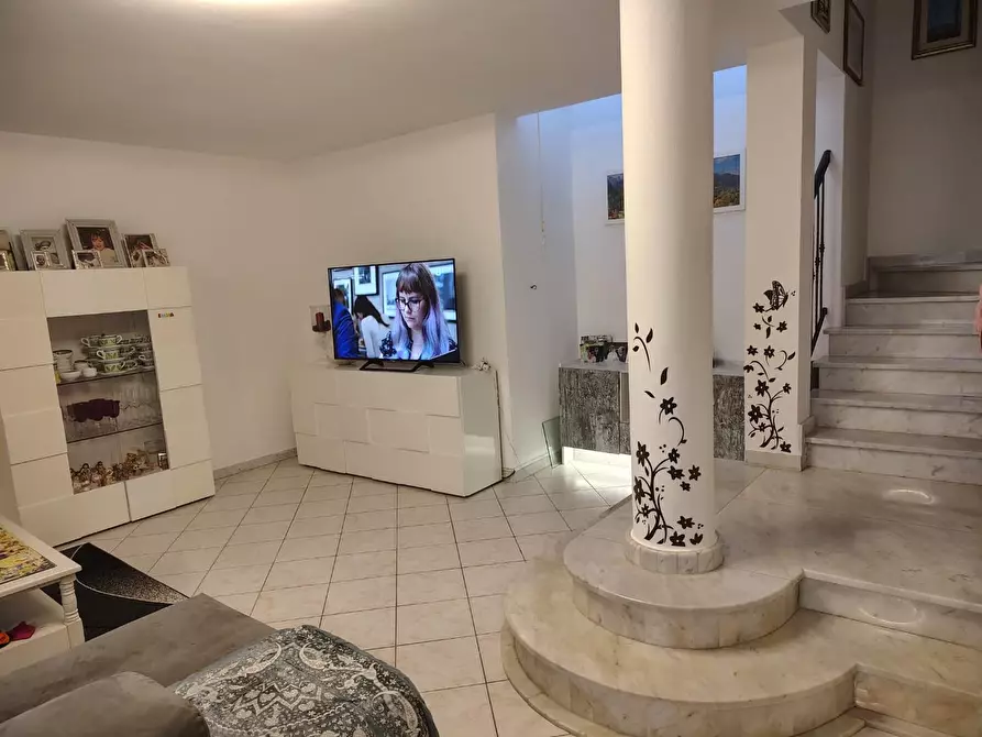 Immagine 15 di Villa in vendita  a Montignoso